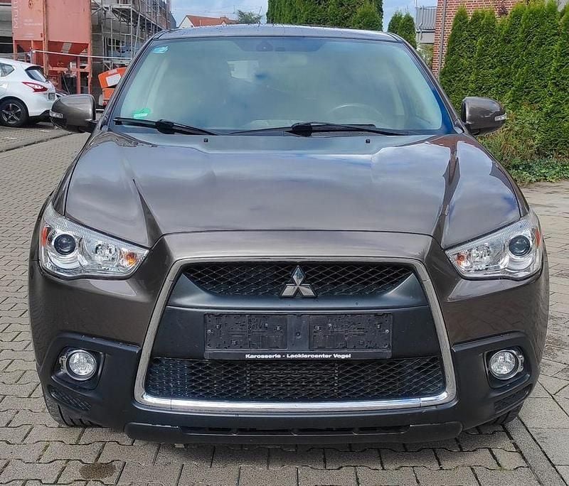 Braun Gebraucht 2011 Mitsubishi ASX Edition SUV | 5.399 € (Fairer Preis) - Bild 1/4