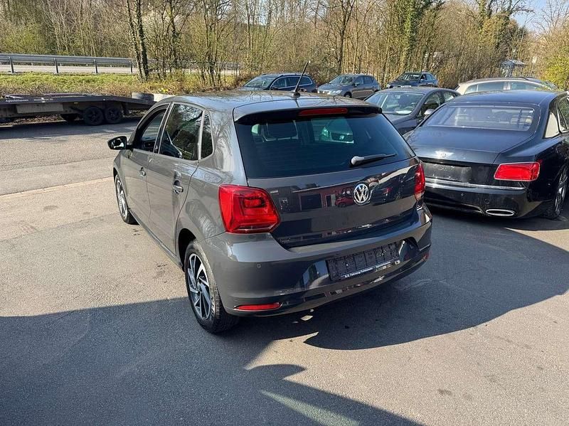Second-hand VW Polo Sound 75 CP (55 kW) 2017 Gri Hatchback