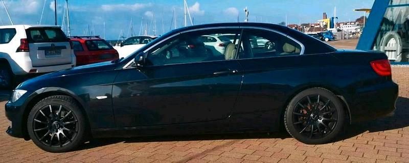Gebraucht BMW 320 Cabriolet 184 PS (135 kW) 2011 Schwarz Cabrio