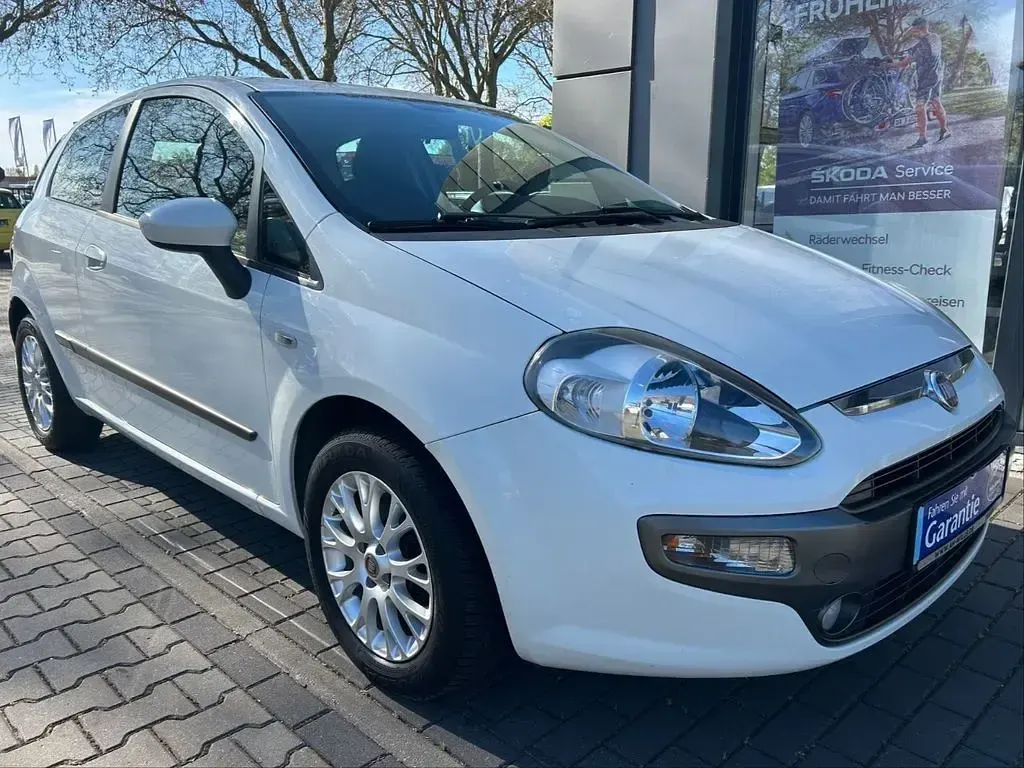 Gebraucht Fiat Punto Evo Dynamic 84 PS (61 kW) 2011 Weiß Kleinwagen