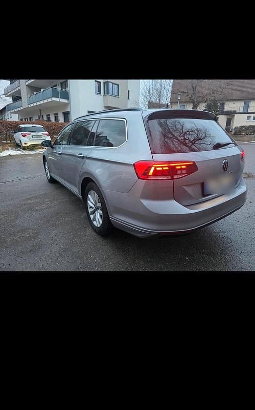 Gebraucht VW Passat 150 PS (110 kW) 2021 Grau Kombi