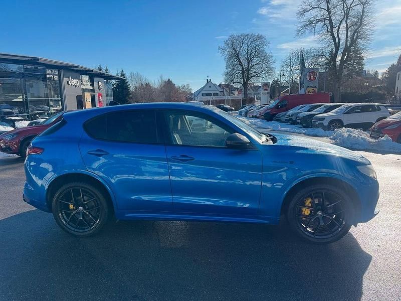 Gebraucht Alfa Romeo Stelvio Veloce 209 PS (153 kW) 2022 Blau SUV