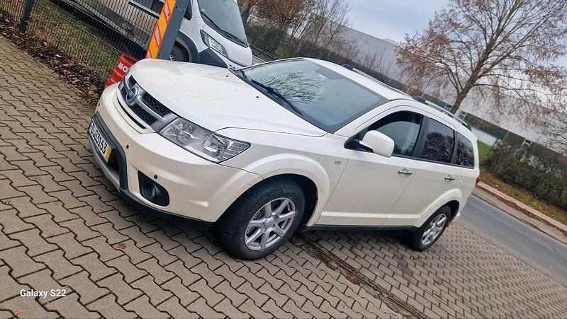 Gebraucht Fiat Freemont 172 PS (126 kW) 2013 Weiß SUV