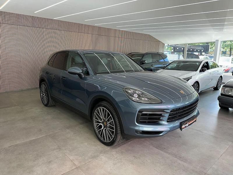 Blau Gebraucht 2018 Porsche Cayenne SUV | 45.950 € (Fairer Preis) - Bild 1/4