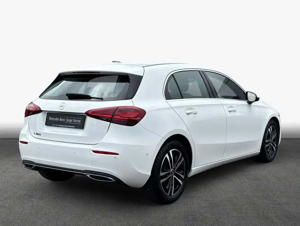 Gebraucht Mercedes A180 Advanced 136 PS (100 kW) 2025 Polarweiß Limousine