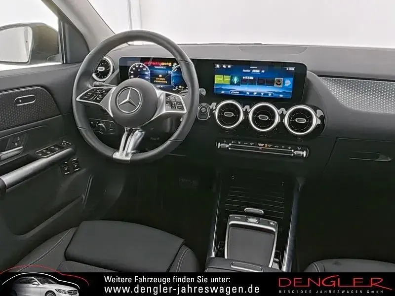 Gebraucht Mercedes GLA250 Progressive 160 PS (117 kW) 2024 Grau SUV