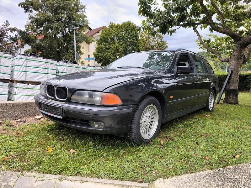 Schwarz Gebraucht 1997 BMW 528 Kombi | 1.000 € - Bild 1/4