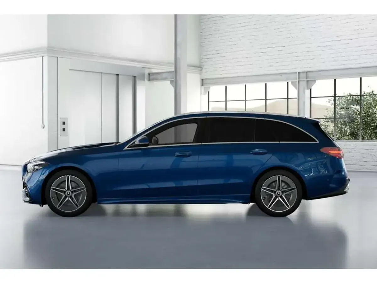 Gebraucht Mercedes C300 AMG 265 PS (194 kW) 2023 Spektrablau Kombi