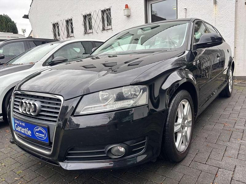 Brilliantschwarz Gebraucht 2009 Audi A3 Attraction Limousine | 1.899 € (Superpreis) - Bild 1/4