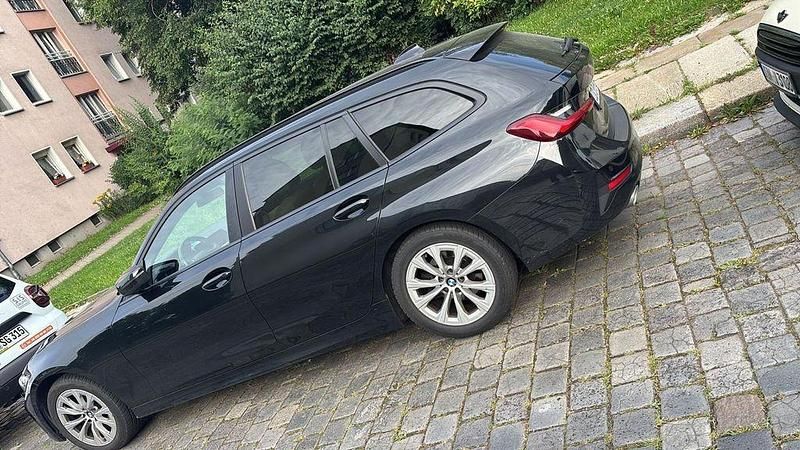 Gebraucht BMW 320 Advantage 190 PS (139 kW) 2020 Schwarz Kombi