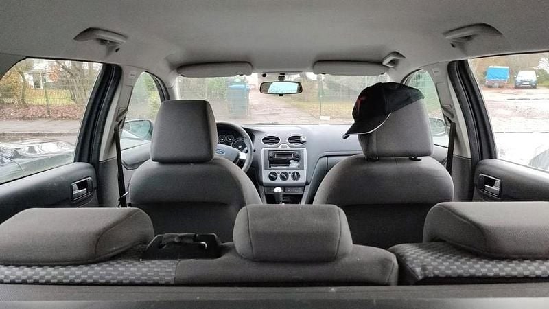 Gebraucht Ford Focus Ambiente 109 PS (80 kW) 2007 Grau Kombi