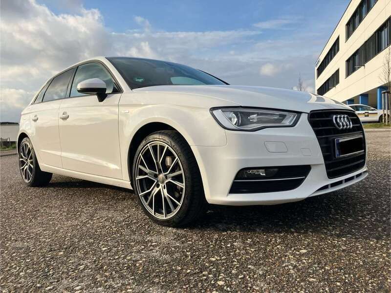 Weiß Gebraucht 2015 Audi A3 Sportback S-Line Kombi | 11.400 € (Guter Preis) - Bild 1/4