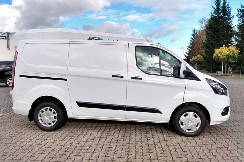 Gebraucht Ford Transit Custom Trend 131 PS (96 kW) 2018 Frostweiß Van / Kleinbus