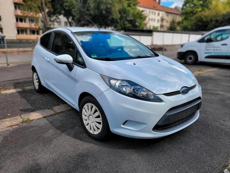Weiß Gebraucht 2009 Ford Fiesta Trend Kleinwagen | 2.500 € (Guter Preis) - Bild 1/4