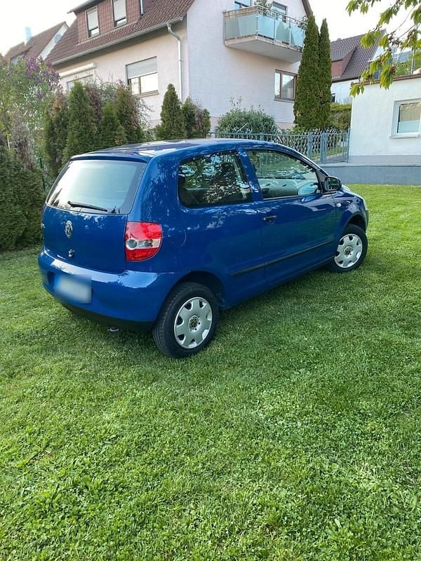 Second-hand VW Fox 54 CP (39 kW) 2005 Albastru Hatchback
