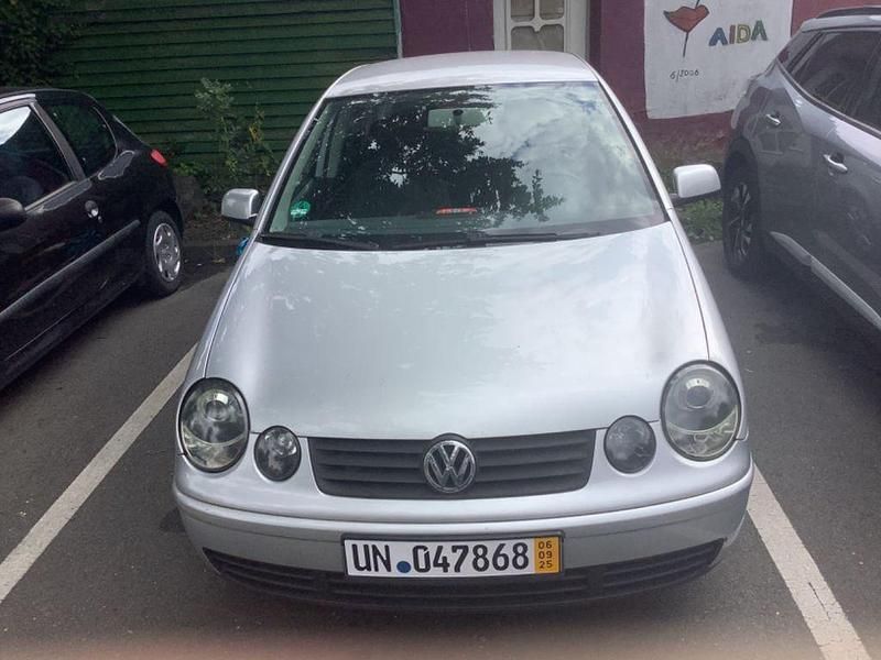 Silber Gebraucht 2002 VW Polo Basis Limousine | 1.400 € (Fairer Preis) - Bild 1/4