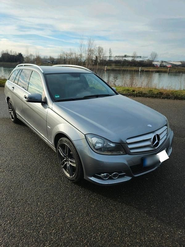 Gebraucht Mercedes C250 Avantgarde 204 PS (150 kW) 2012 Grau Kombi