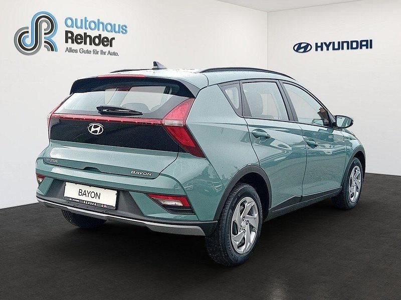 Neu Hyundai Bayon Select 101 PS (74 kW) 2025 Mangrove green SUV