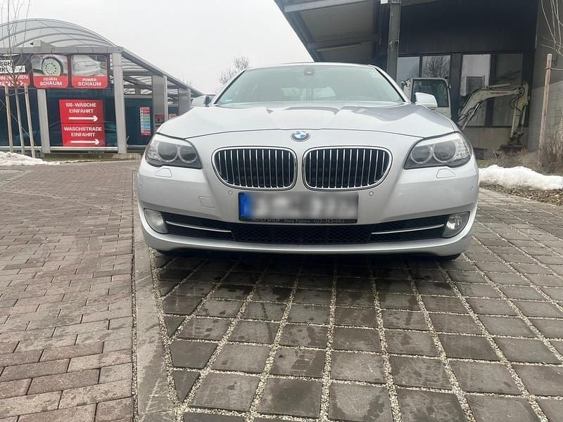 Silber Gebraucht 2010 BMW 530 Limousine | 12.800 € (Fairer Preis) - Bild 1/4