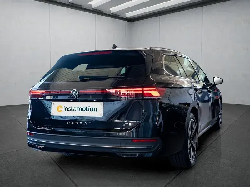 Gebraucht VW Passat 150 PS (110 kW) 2024 Schwarz Kombi