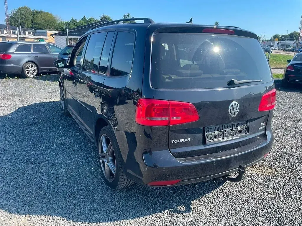 Gebraucht VW Touran Comfortline 105 PS (77 kW) 2013 Schwarz Van / Kleinbus