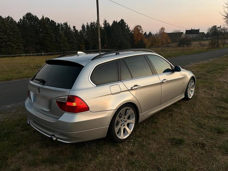Silber Gebraucht 2007 BMW 335 Kombi | 5.900 € (Fairer Preis) - Bild 1/4