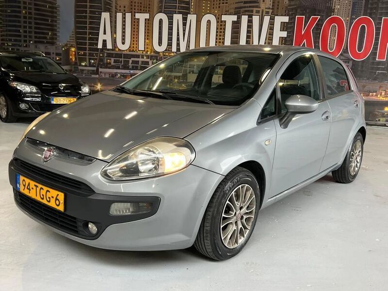 Gebraucht Fiat Punto Evo 84 PS (61 kW) 2012 Grau Kleinwagen