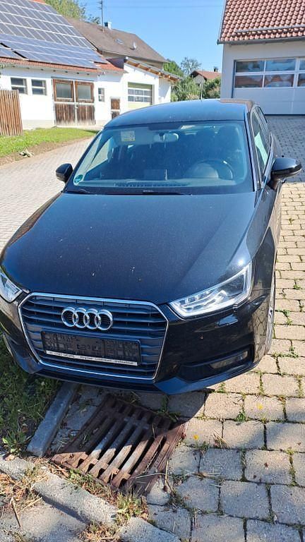 Schwarz Gebraucht 2017 Audi A1 Sportback Design Kleinwagen | 11.499 € (Fairer Preis) - Bild 1/4