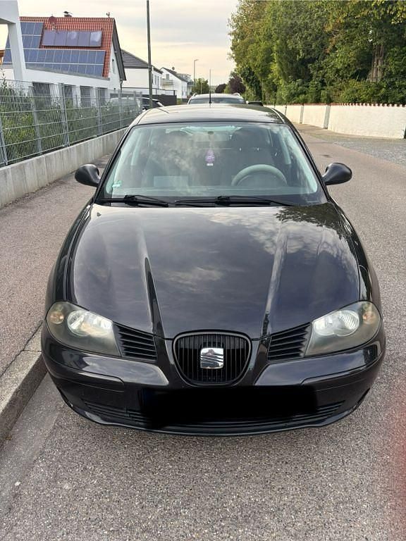 Schwarz Gebraucht 2004 Seat Ibiza Fresh Limousine | 1.200 € (Fairer Preis) - Bild 1/4