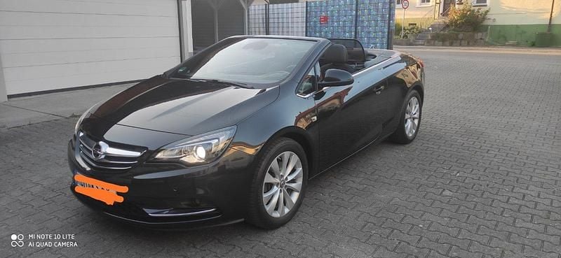 Schwarz Gebraucht 2016 Opel Cascada Cabrio | 11.900 € (Fairer Preis) - Bild 1/4