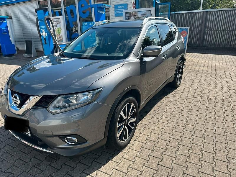 Grau Gebraucht 2016 Nissan X-Trail SUV | 16.000 € (Etwas zu teuer) - Bild 1/4