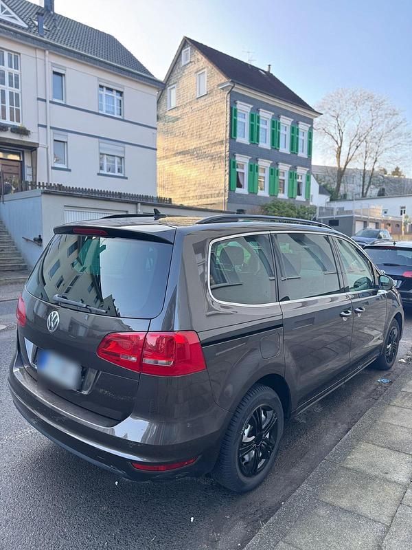 Gebraucht VW Sharan 140 PS (102 kW) 2014 Braun Van / Kleinbus
