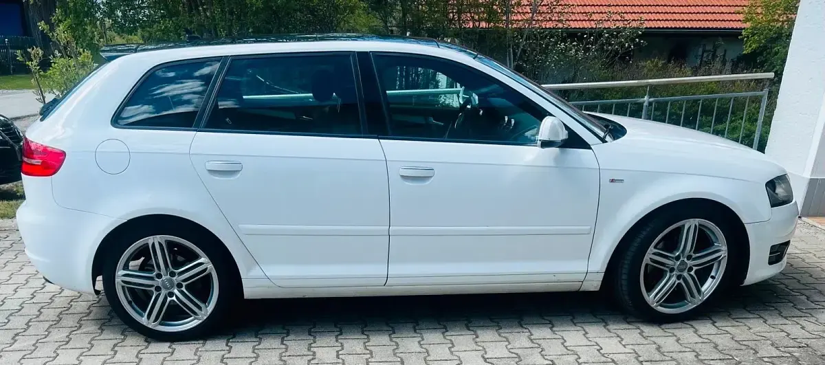 Używany Audi A3 S-Line 170 KM (125 kW) 2011 Biały Hatchback