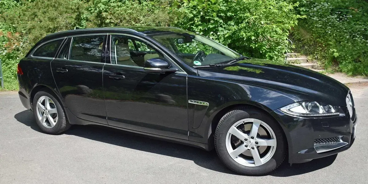 Gebraucht Jaguar XF Sportbrake 200 PS (147 kW) 2013 Schwarz Kombi
