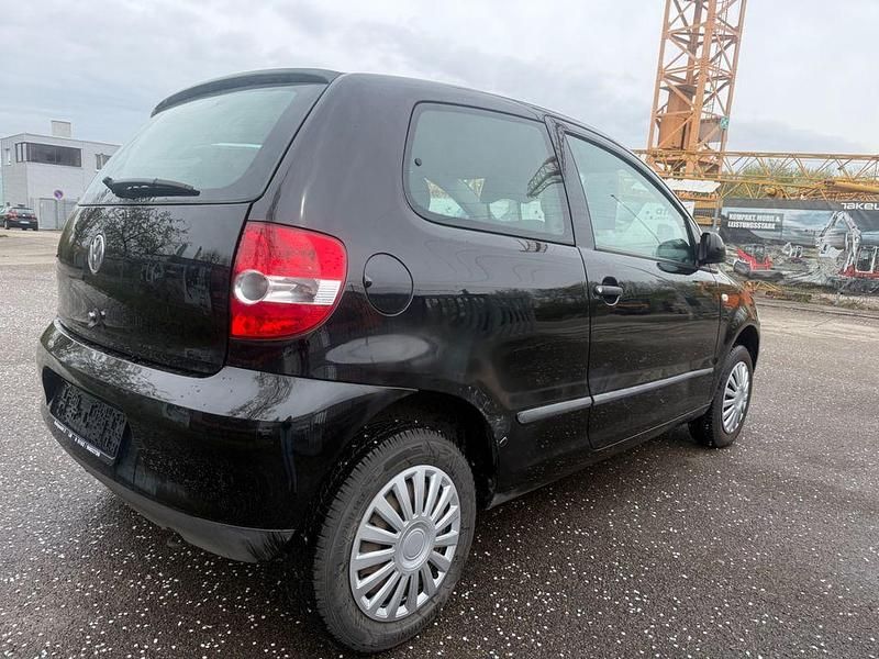 Second-hand VW Fox 54 CP (39 kW) 2006 Negru Hatchback