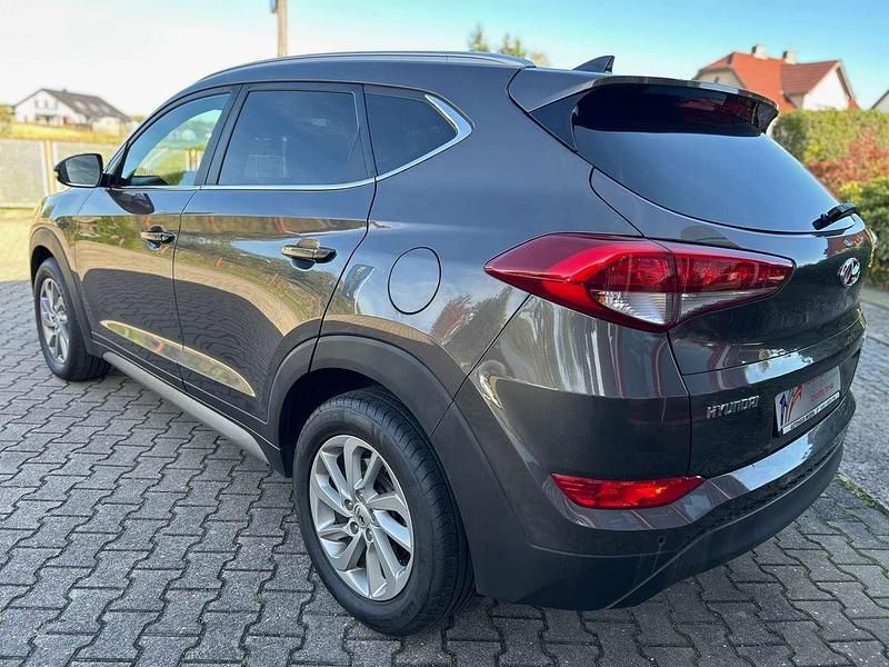 Gebraucht Hyundai Tucson Style 141 PS (103 kW) 2018 Moon rock met. SUV