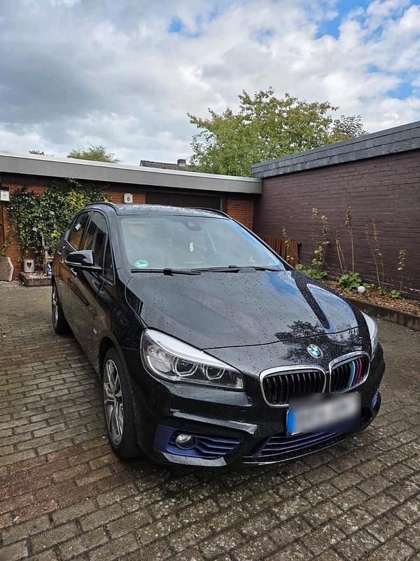 Schwarz Gebraucht 2015 BMW 220 SUV | 14.800 € (Fairer Preis) - Bild 1/4