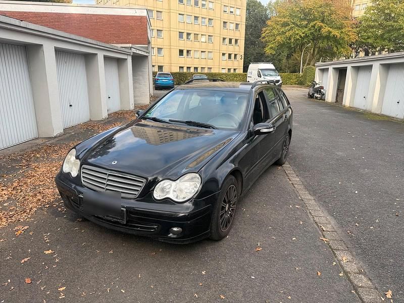 Schwarz Gebraucht 2006 Mercedes C220 Kombi | 1.700 € - Bild 1/4