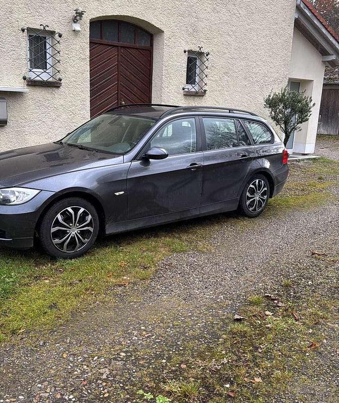 Gebraucht BMW 318 143 PS (105 kW) 2008 Grau Kombi