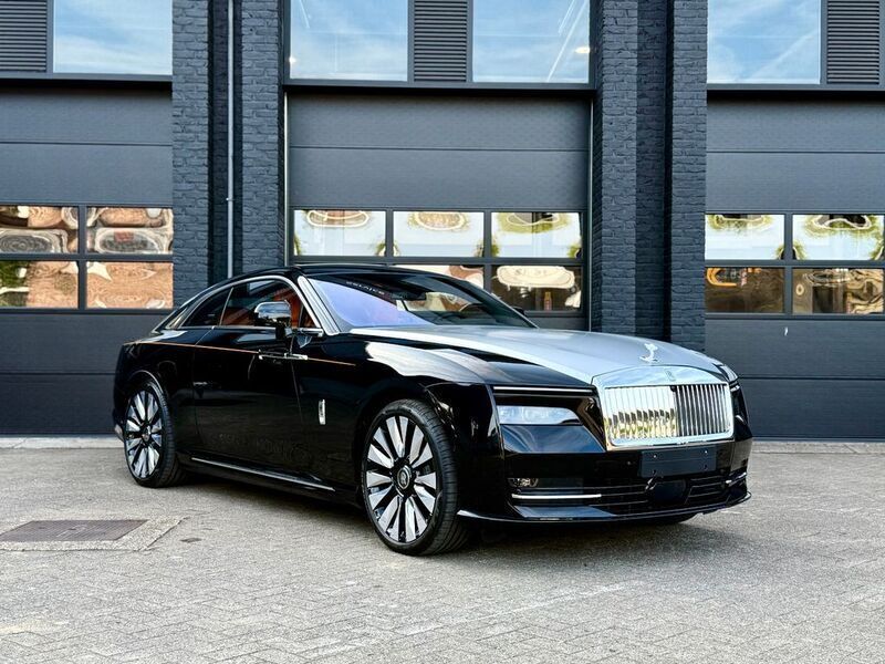 Schwarz Neu 2025 Rolls Royce Spectre Limousine | 532.900 € - Bild 1/4