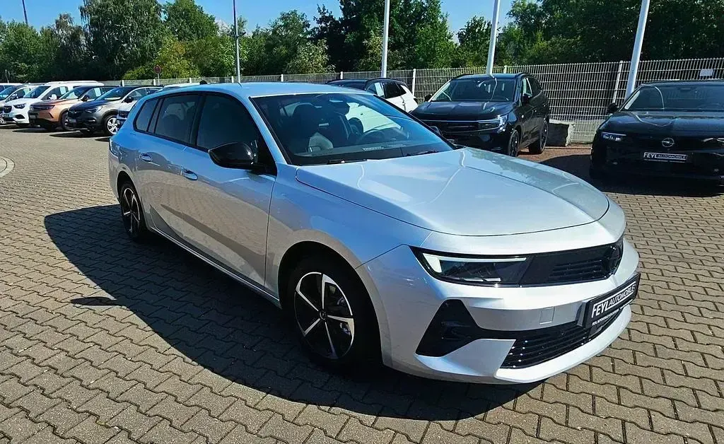 Gebraucht Opel Astra 131 PS (96 kW) 2025 Silber Kleinwagen
