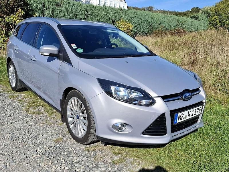Grau Gebraucht 2011 Ford Focus Titanium Kombi | 6.500 € (Fairer Preis) - Bild 1/4
