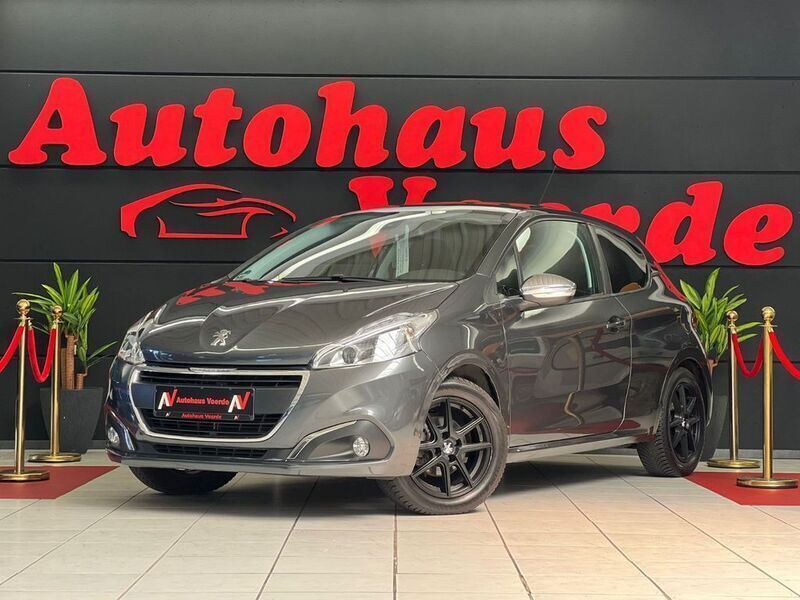 Grau Gebraucht 2018 Peugeot 208 Style Kleinwagen | 7.990 € (Fairer Preis) - Bild 1/4