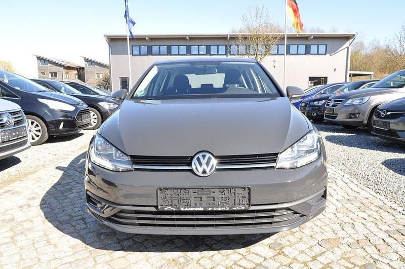 Second-hand VW Golf VII Trendline 86 CP (63 kW) 2018 Gri Berlinǎ
