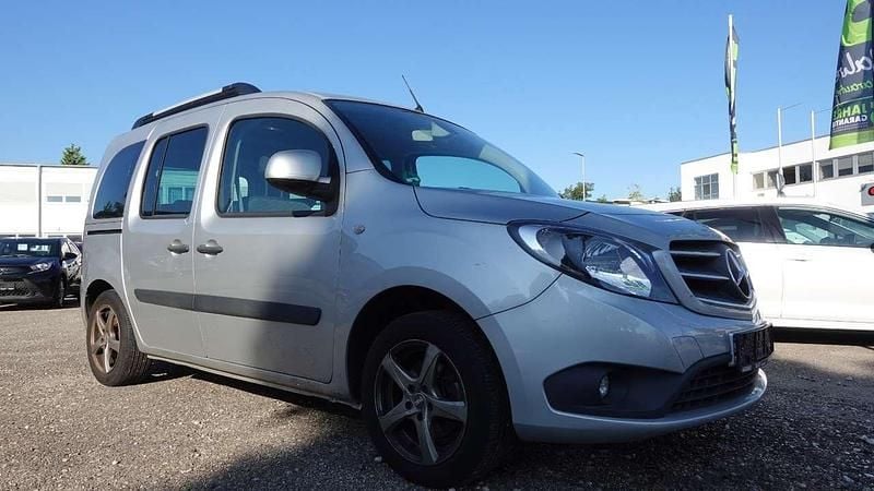 Brillantsilber metallic Gebraucht 2018 Mercedes Citan 111 Edition Kombi | 12.990 € (Guter Preis) - Bild 1/4