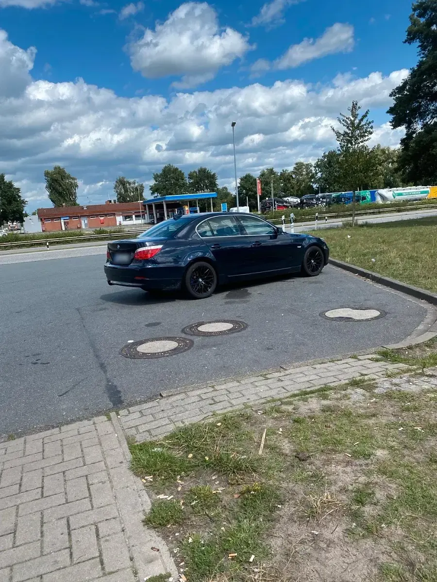 Gebraucht BMW 523 190 PS (139 kW) 2008 Andere farben Limousine