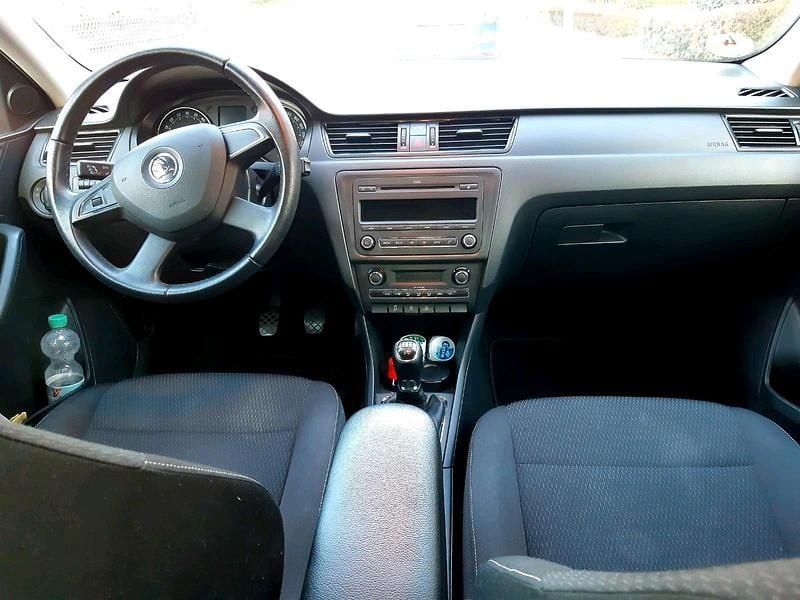 Gebraucht Skoda Rapid 105 PS (77 kW) 2013 Rot Kleinwagen