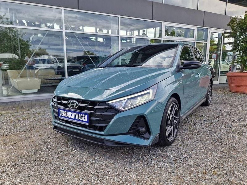 Mangrove green Gebraucht 2024 Hyundai i20 N Line Limousine | 21.900 € (Teuer) - Bild 1/4