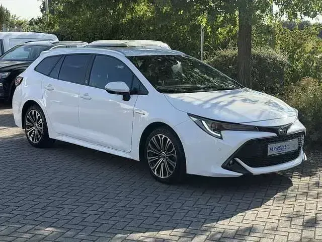Gebraucht Toyota Corolla Team 184 PS (135 kW) 2020 Weiss Kombi