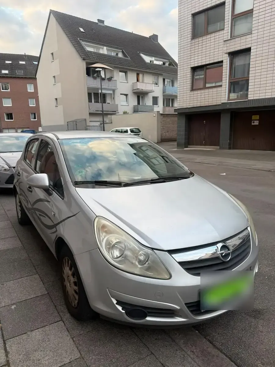 Gebraucht Opel Corsa 80 PS (58 kW) 2009 Silber Kleinwagen